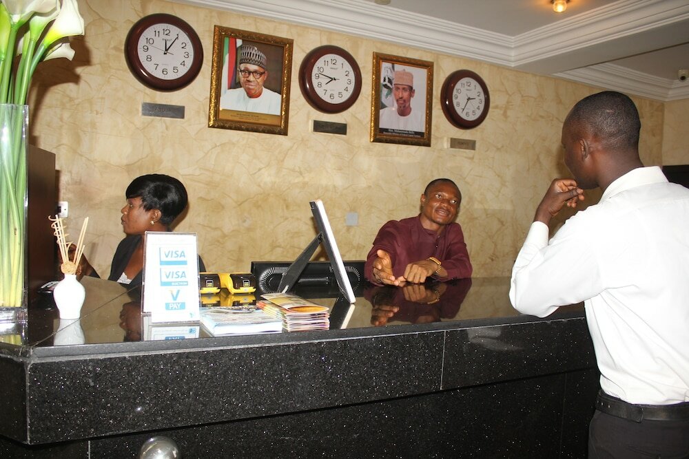 Фото Bestway Luxury Suites