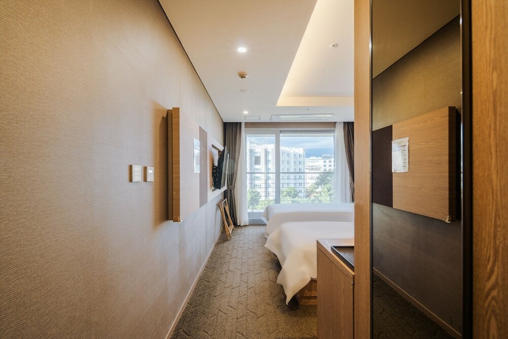 Фото Hotel Bridge Seogwipo