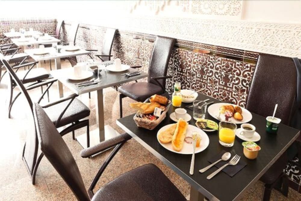 Фото Hôtel Le Saint Germain