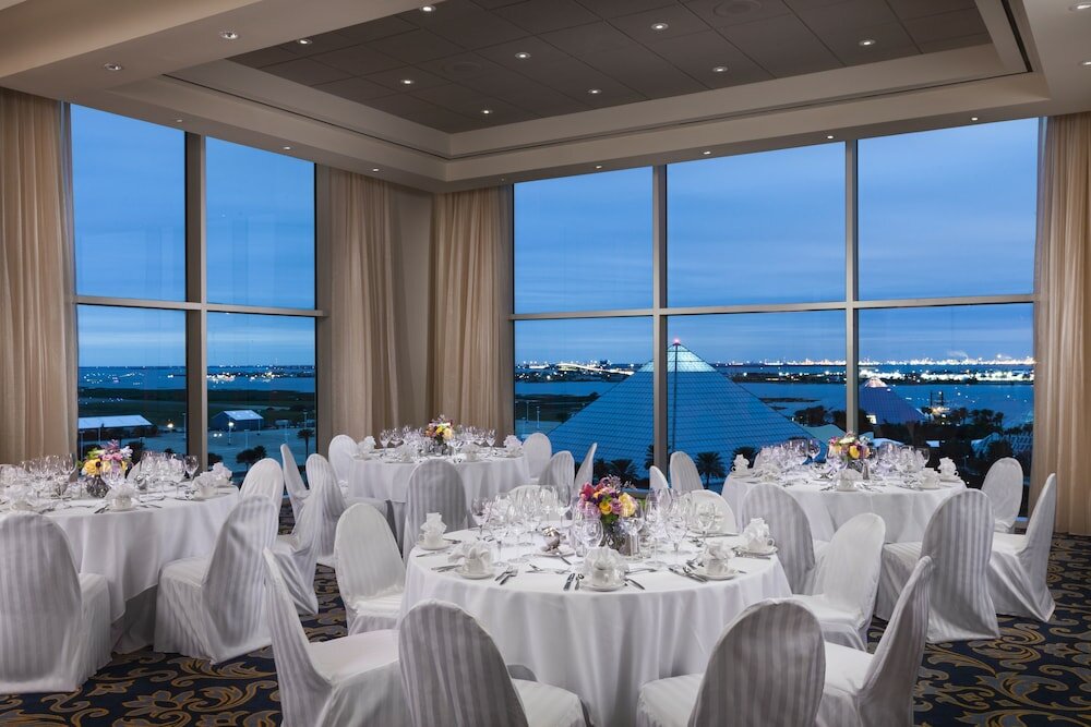 Фото Moody Gardens Hotel, SPA and Convention Center