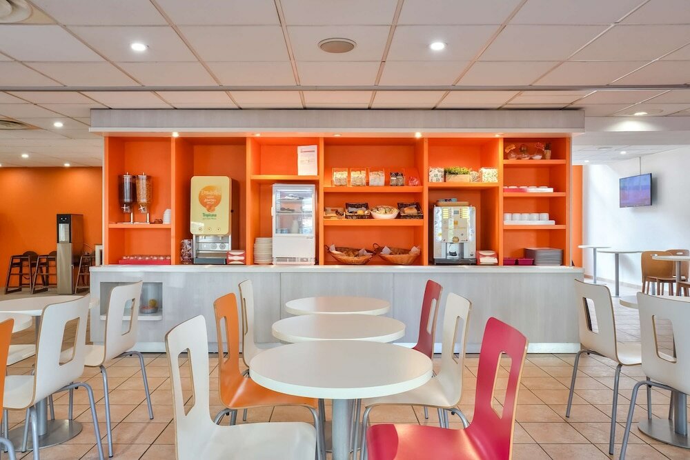 Фото Premiere Classe Paris Ouest Pont De Suresnes