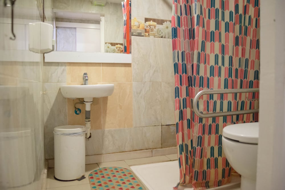 Фото Go Bcn Hostal Ideal Badal - Hostel