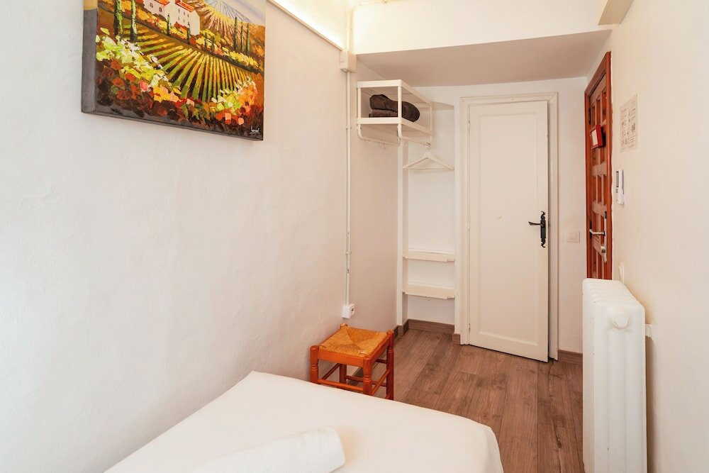 Фото Hostal Forum Tarragona