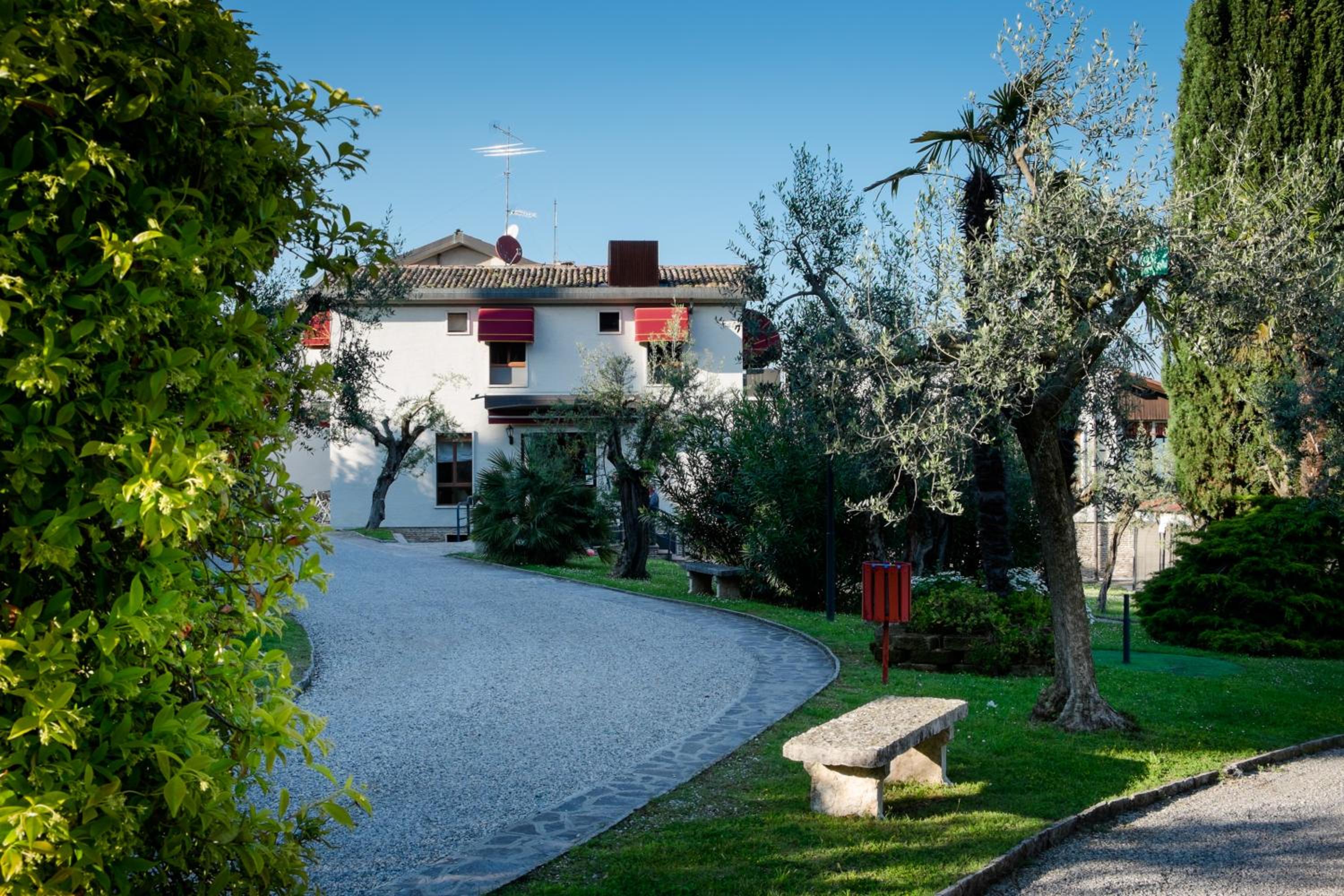 Фото Hotel Mon Repos