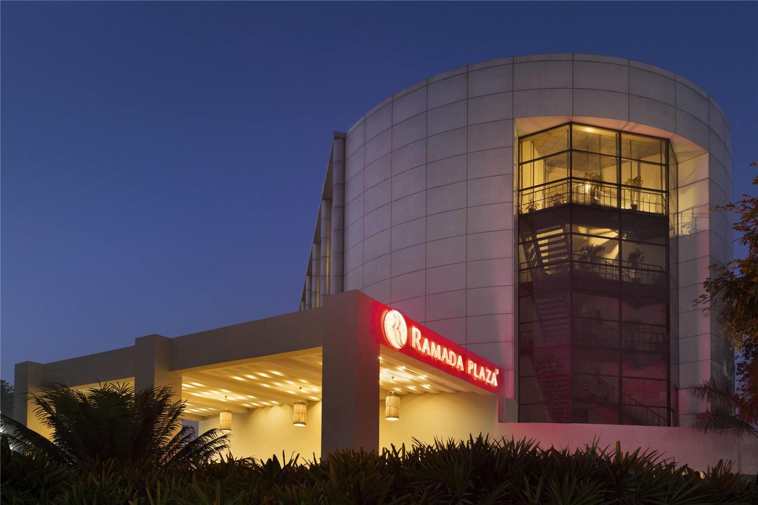 Фото Ramada Plaza by Wyndham Jhv Varanasi