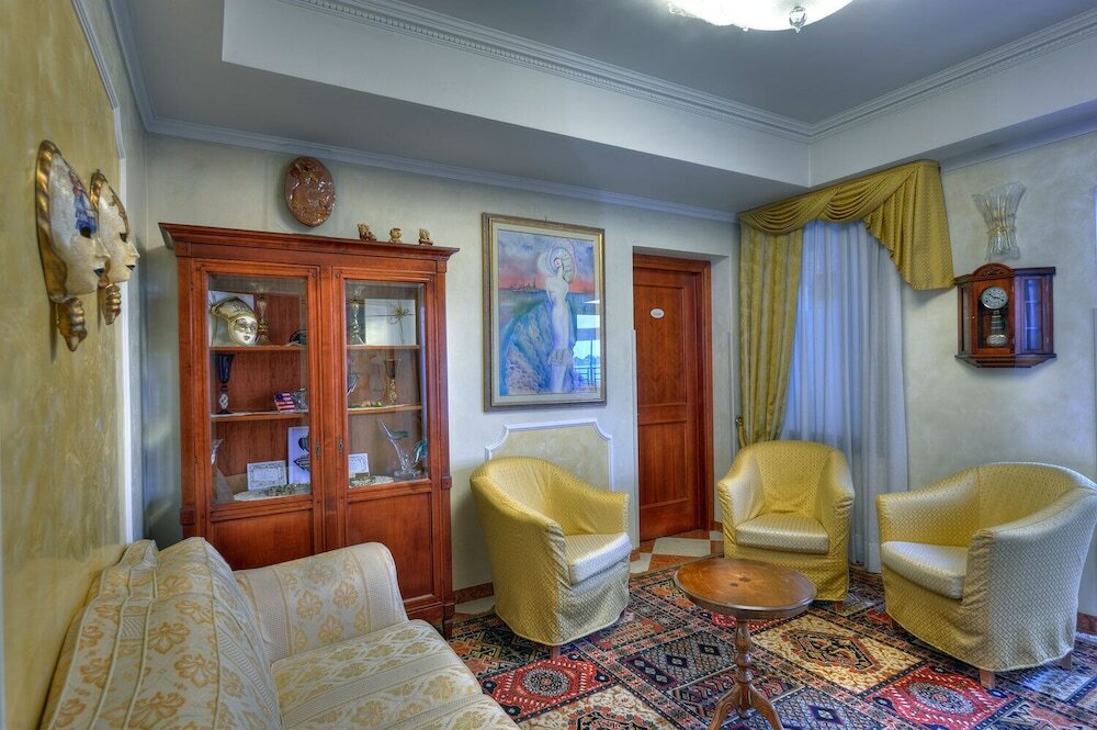 Фото Russo Palace