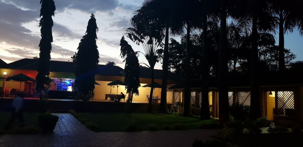 Фото Emerald Hotel