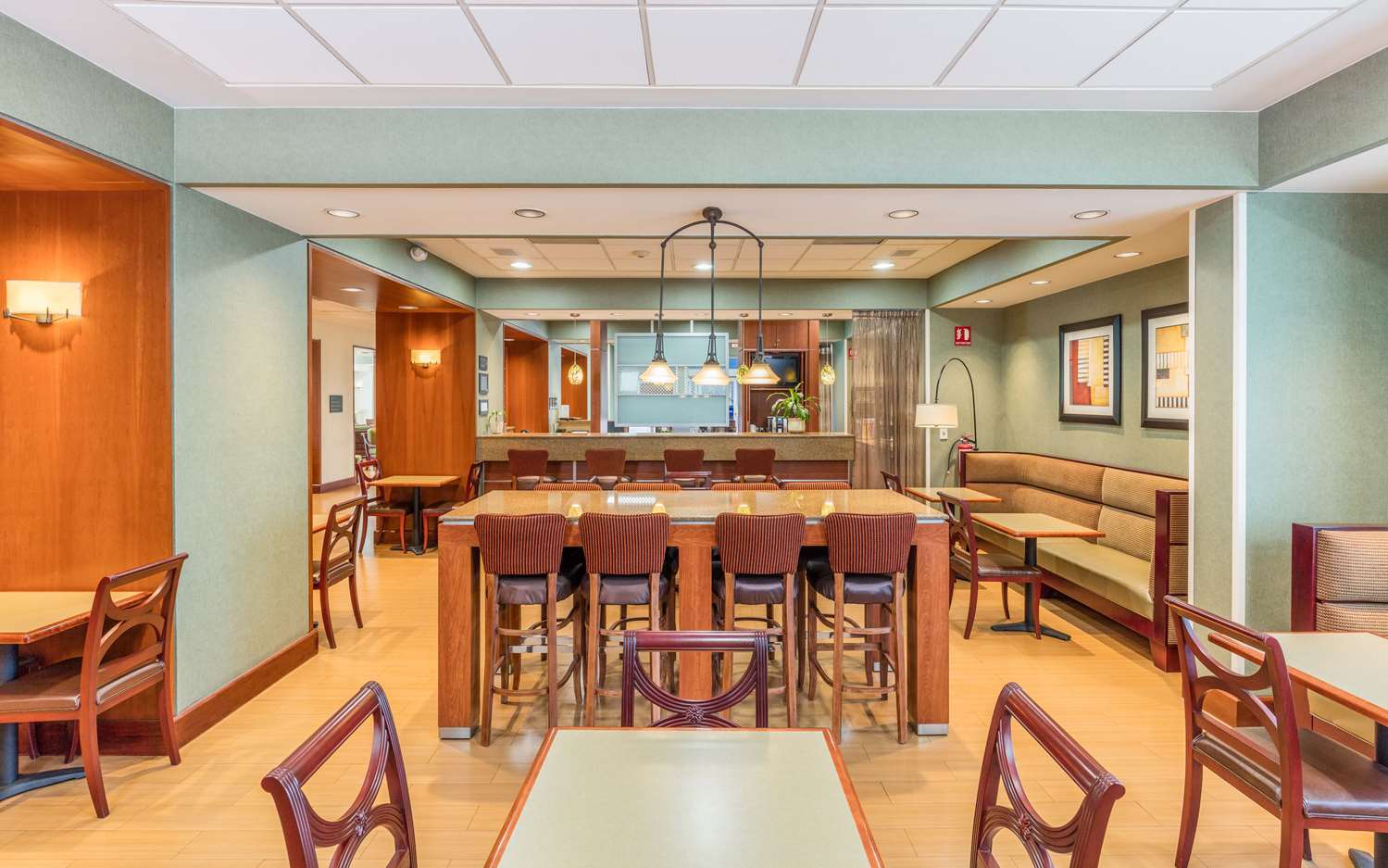 Фото Hampton Inn by Hilton-Queretaro Tecnologico