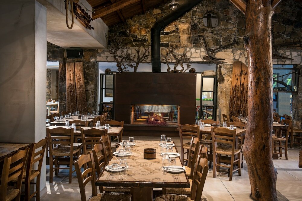 Фото Petousis Hotel & Suites