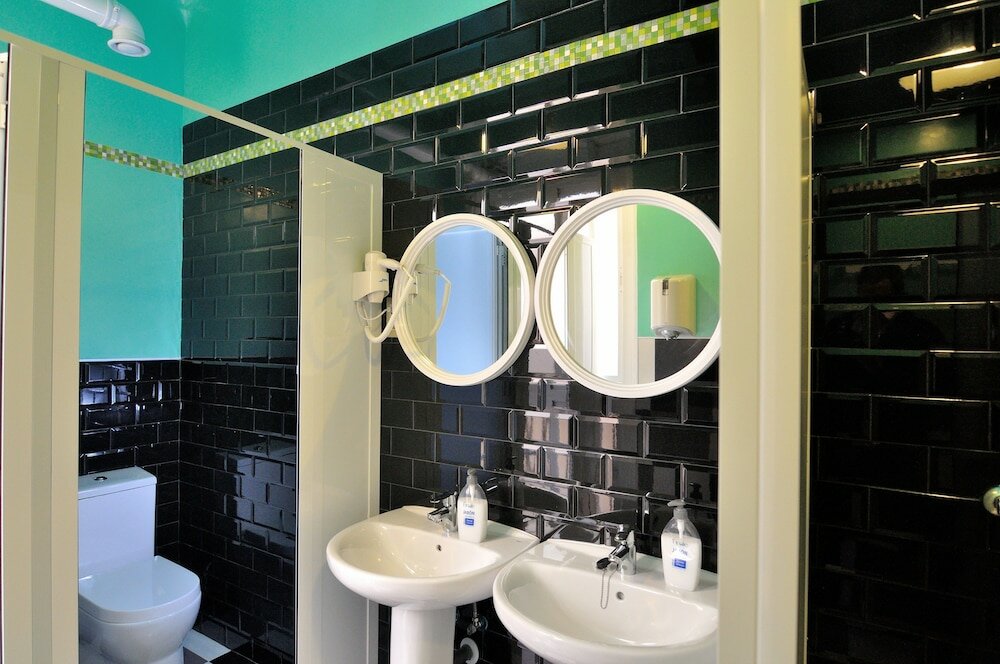 Фото Far Home Plaza Mayor Hostel