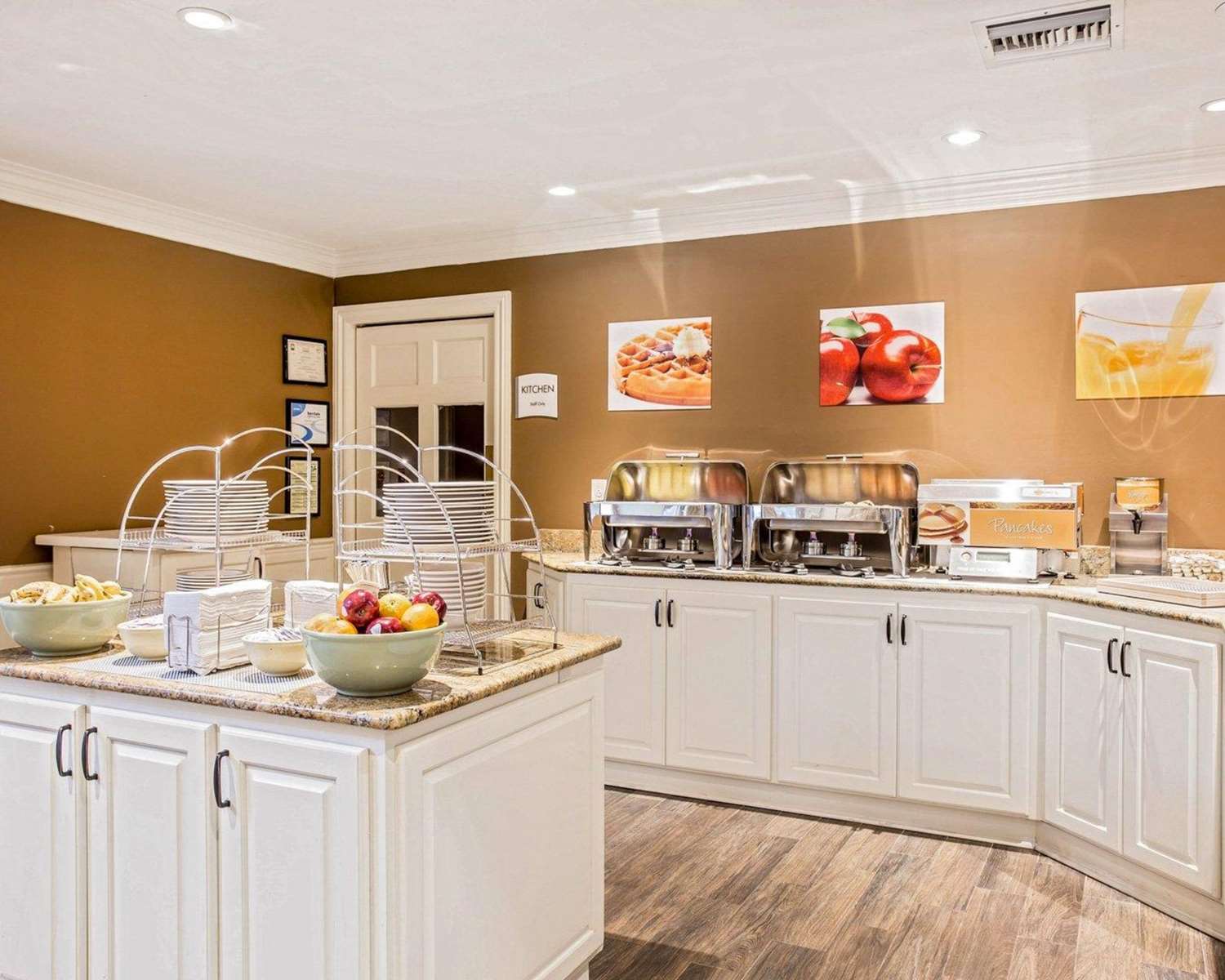 Фото Quality Suites Atlanta Buckhead Village North