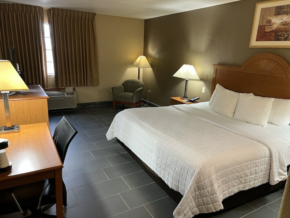 Фото Americas Best Value Inn Pharr