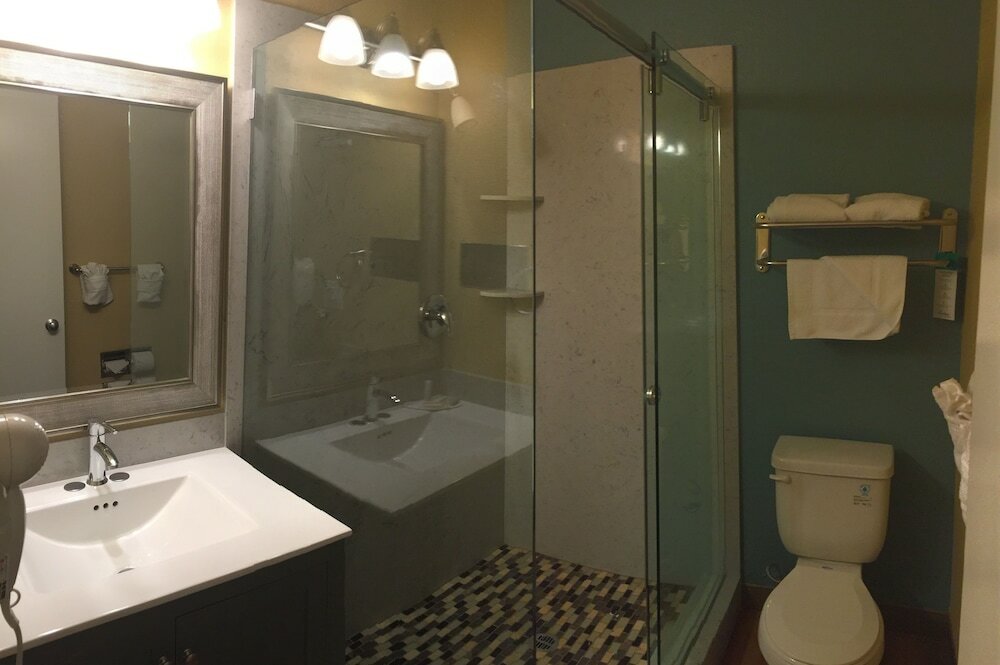 Фото Travelodge by Wyndham Oceanside