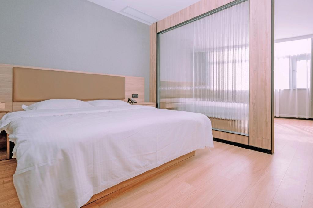 Фото GreenTree Inn Changzhou Chunqiuyancheng Express Hotel