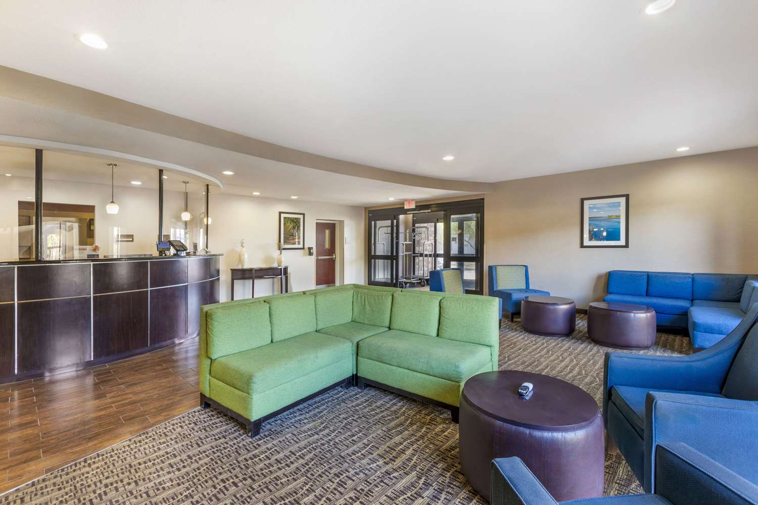 Фото Comfort Suites Blythe