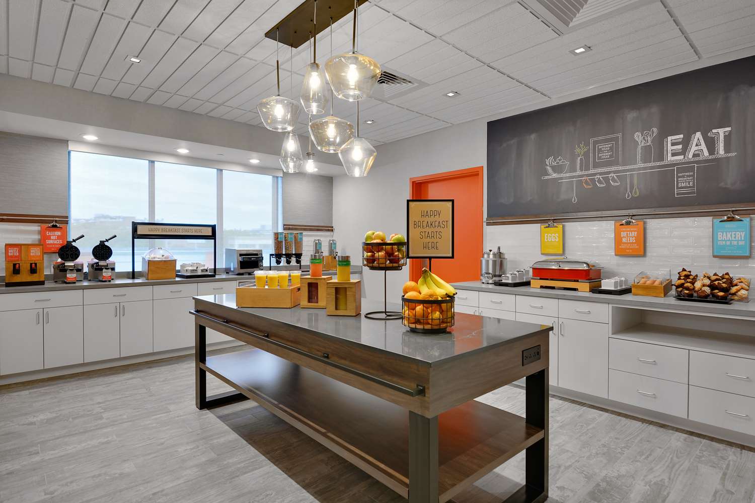 Фото Hampton Inn Salem Boston