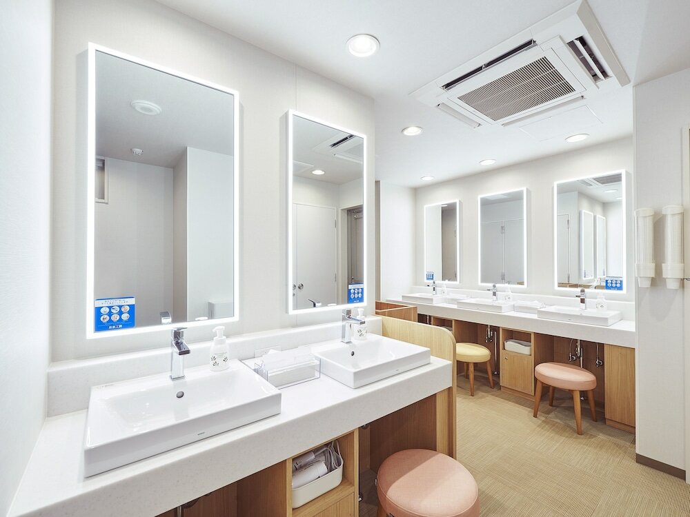 Фото The Pocket Hotel Kyoto-Karasumagojo