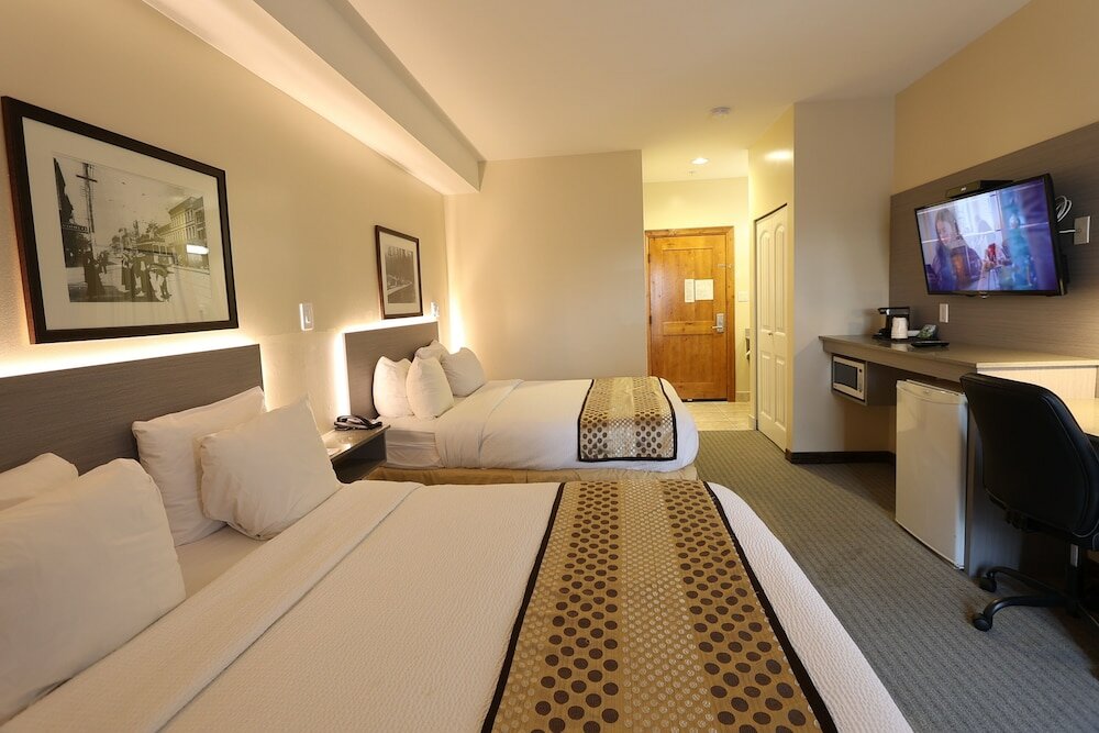 Фото Days Inn by Wyndham Surrey