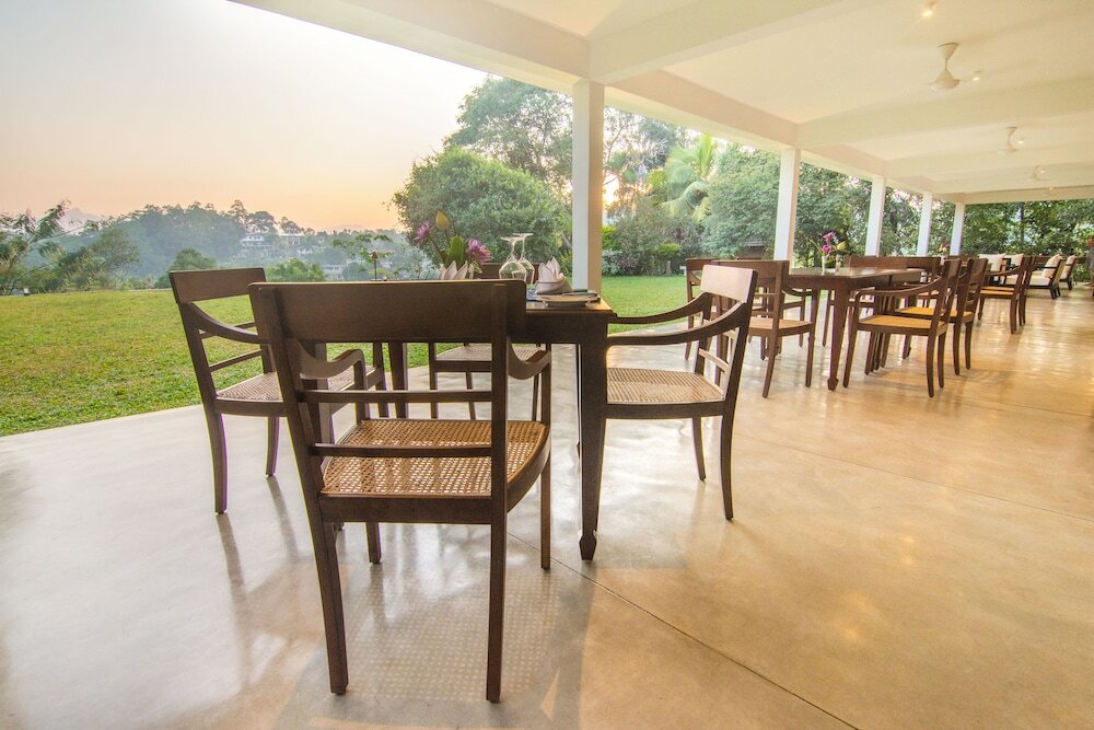 Фото Отель Kings Pavilion