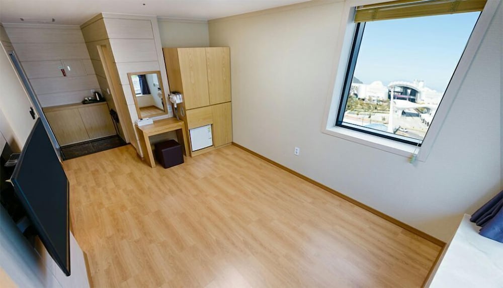 Фото Paulownia Hostel & Guest House