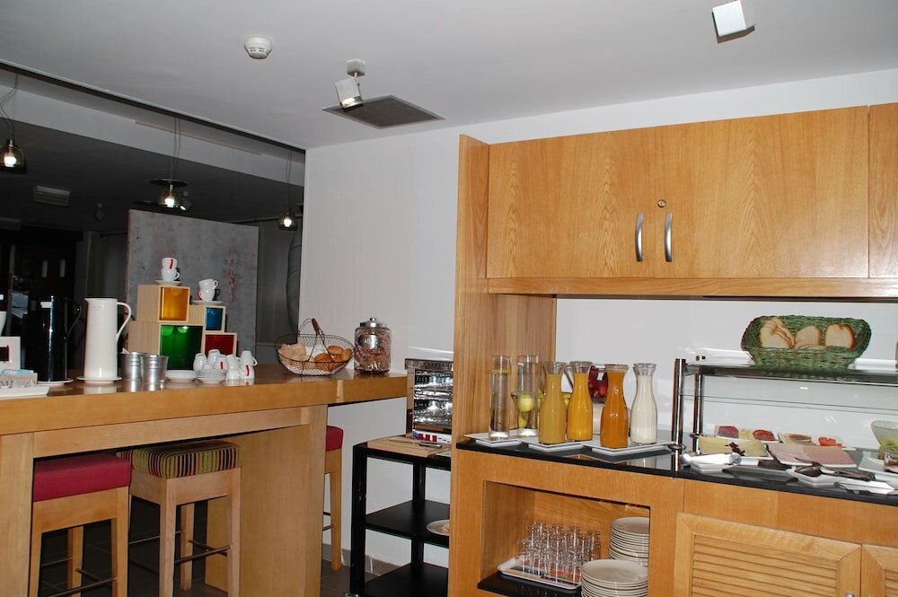 Фото Eco Alcala Suites