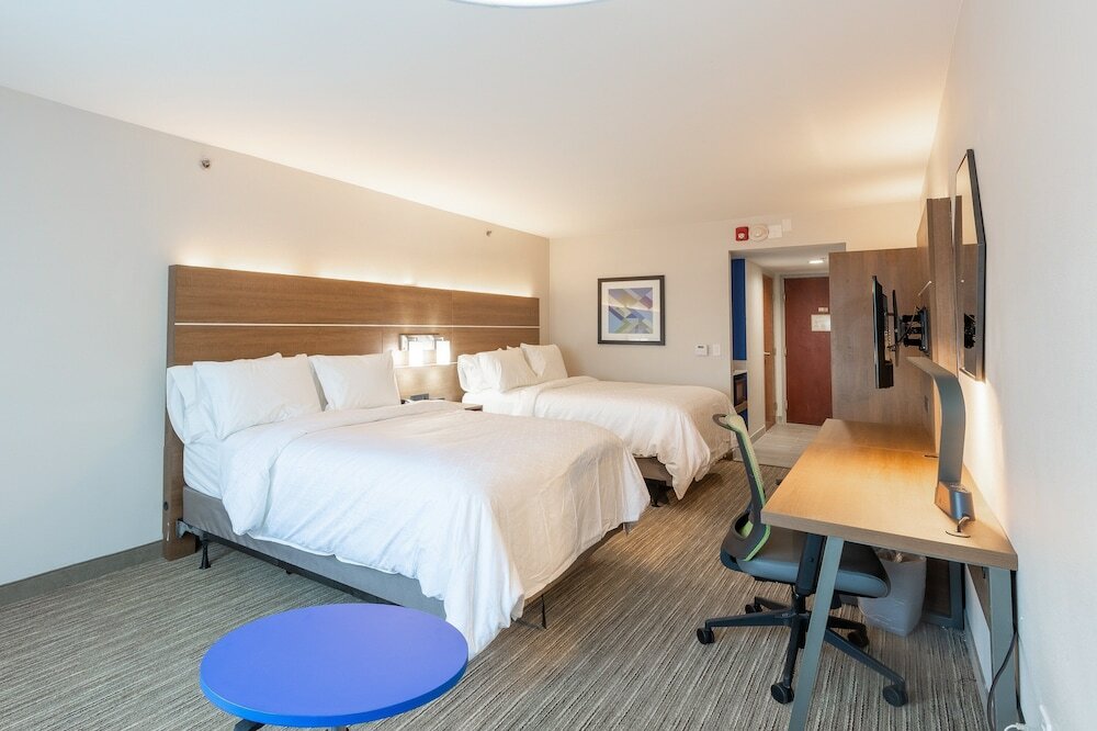Фото Holiday Inn Express And Suites Arlington North - Stadium Area, an Ihg Hotel