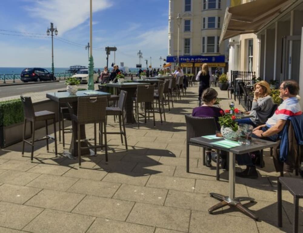 Фото The Old Ship Hotel