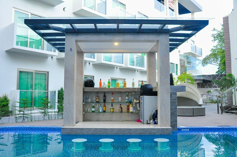 Фото Eloisa Royal Suites