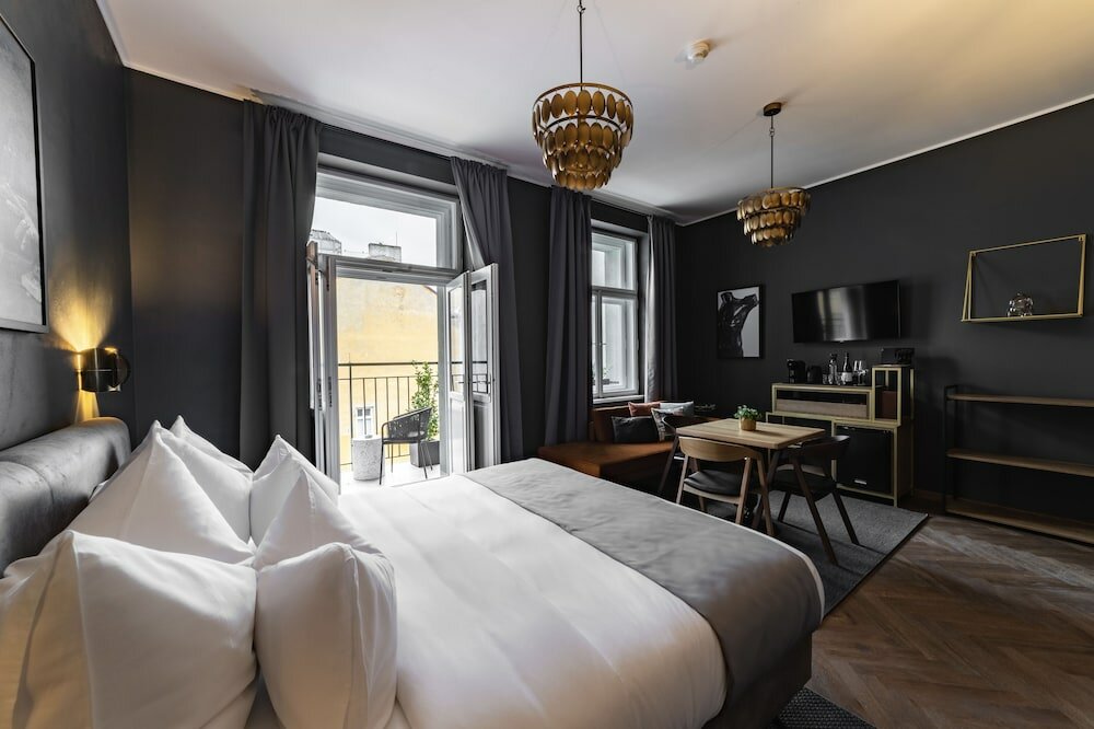 Фото The Viaduct Suites & More