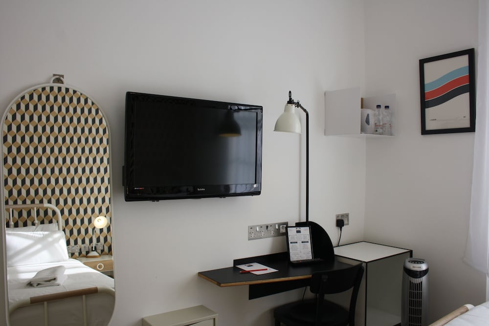 Фото The California