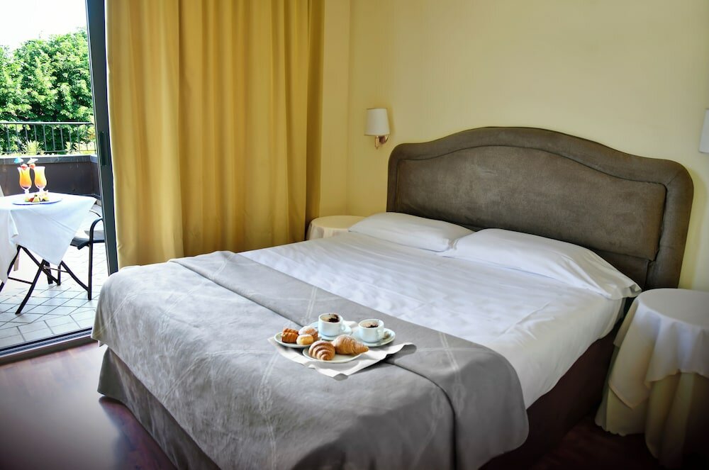 Фото Admiral Hotel Villa Erme