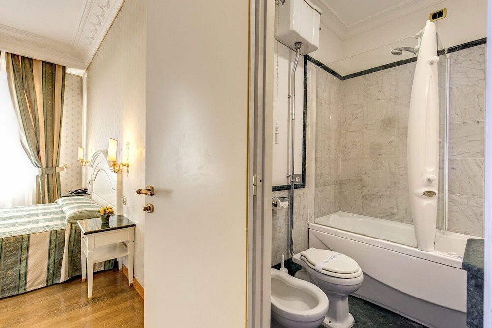 Фото Hotel La Lumiere di Piazza di Spagna