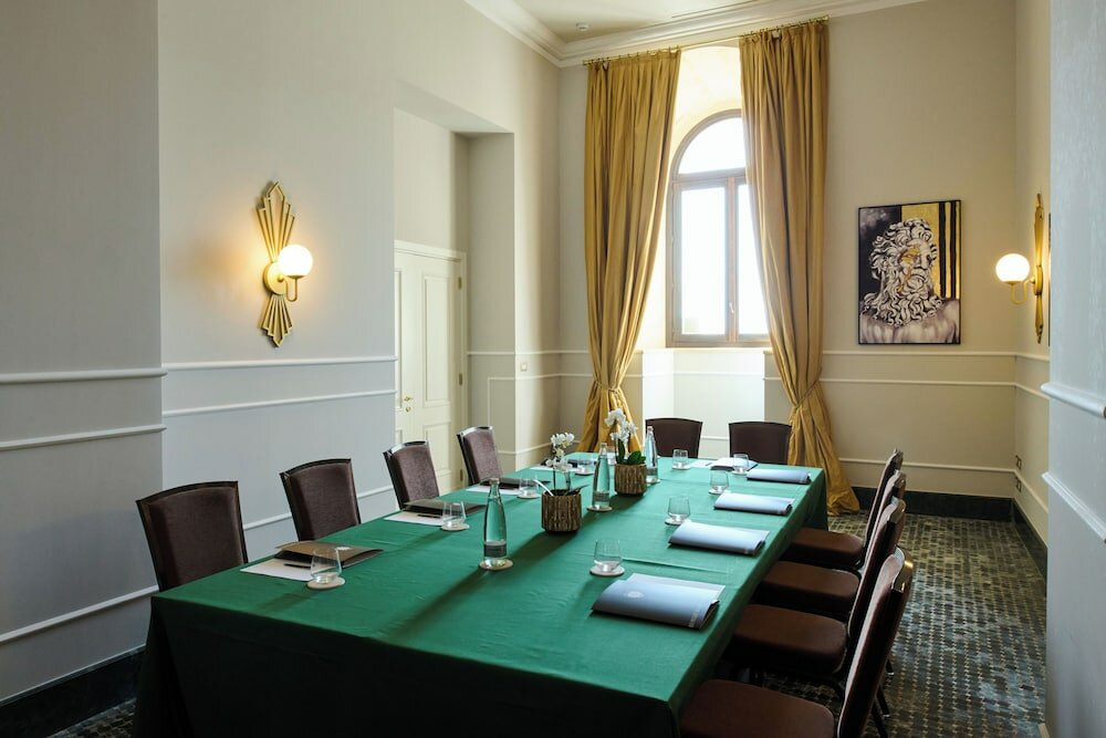 Фото Grand Hotel Des Ètrangers