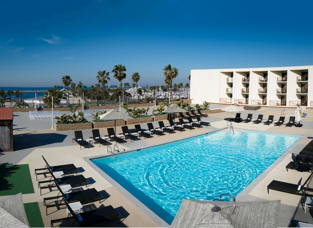 Фото Sonesta Redondo Beach & Marina