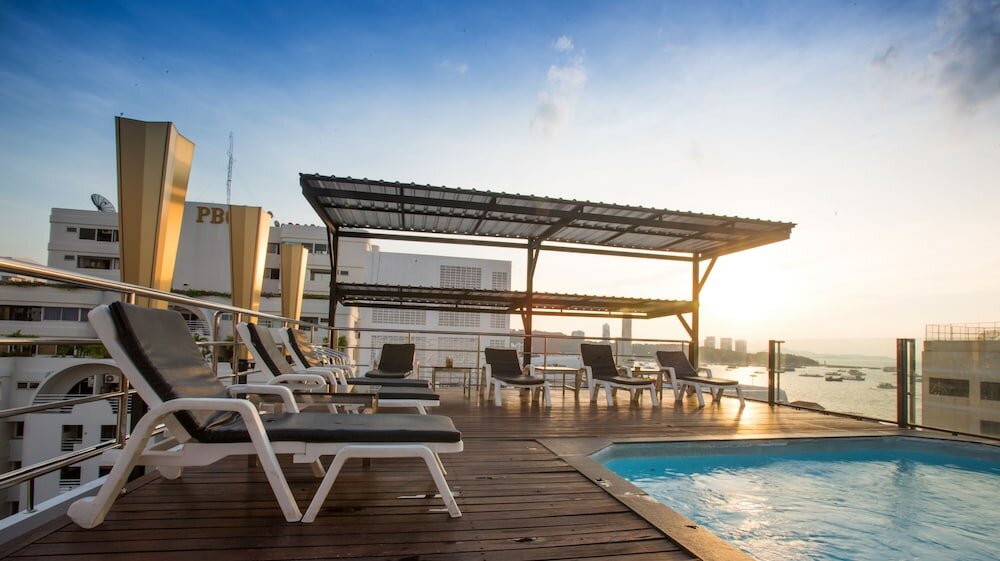 Фото Inn House Hotel