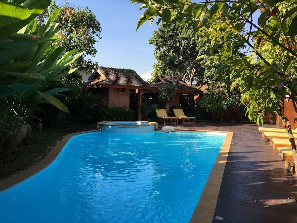 Фото Ruen Come In