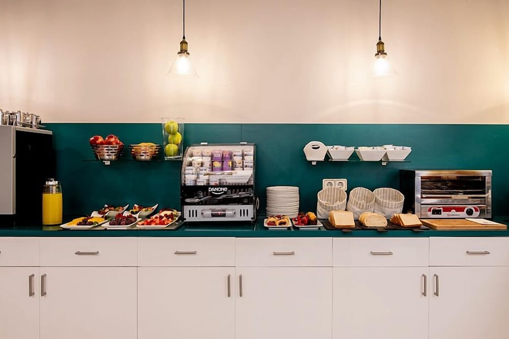 Фото Ikonik Plaza Mercado