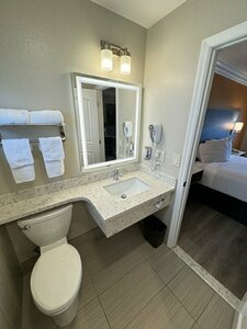 Гостиница Padre Oaks