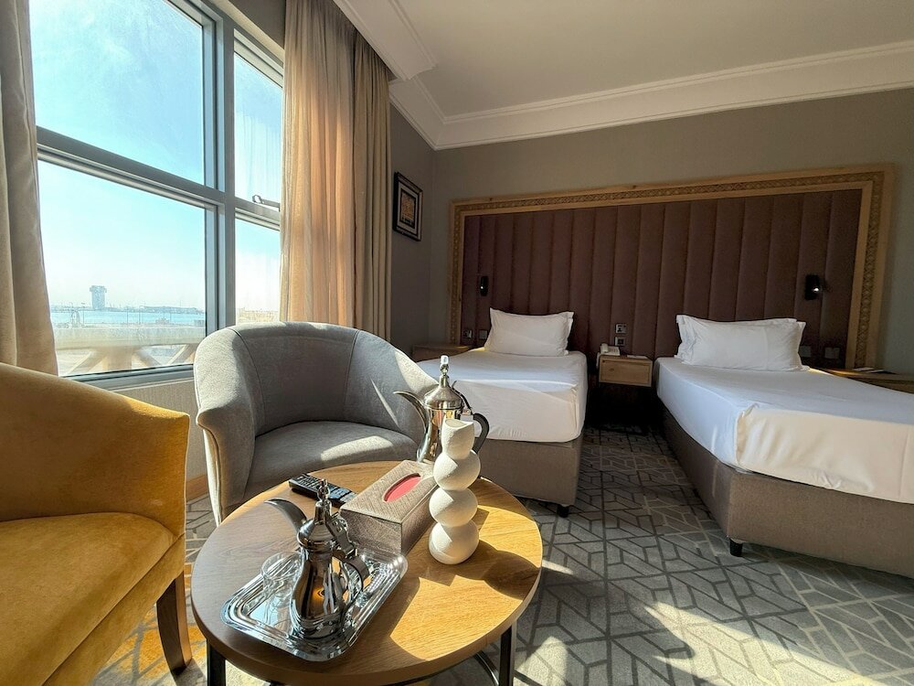 Фото Crown Town Hotel