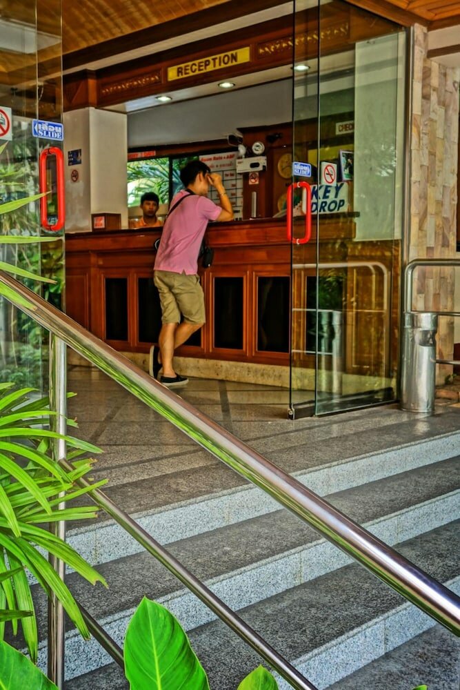 Фото Lek Jomtien Hotel