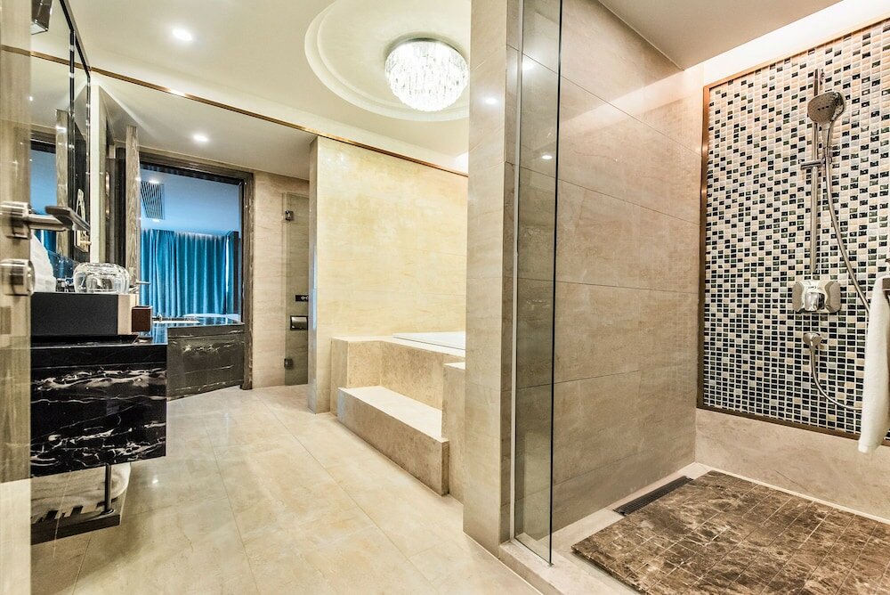 Фото Mercure Chongqing Downtown