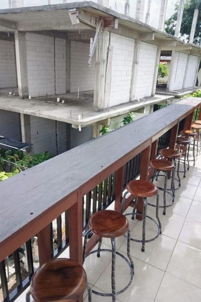 Фото Downtown Monkey Forest - Hostel