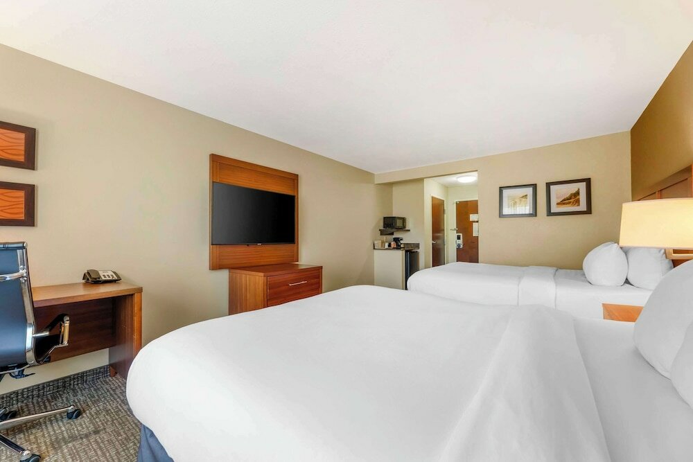 Фото Comfort Inn & Suites Porter near Indiana Dunes
