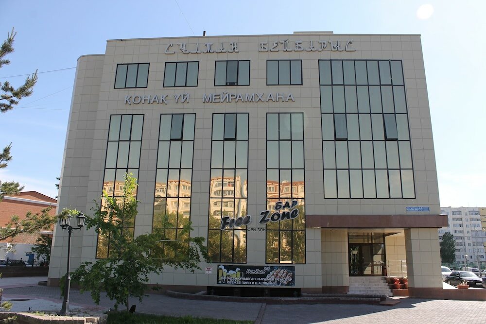 Фото отеля 1