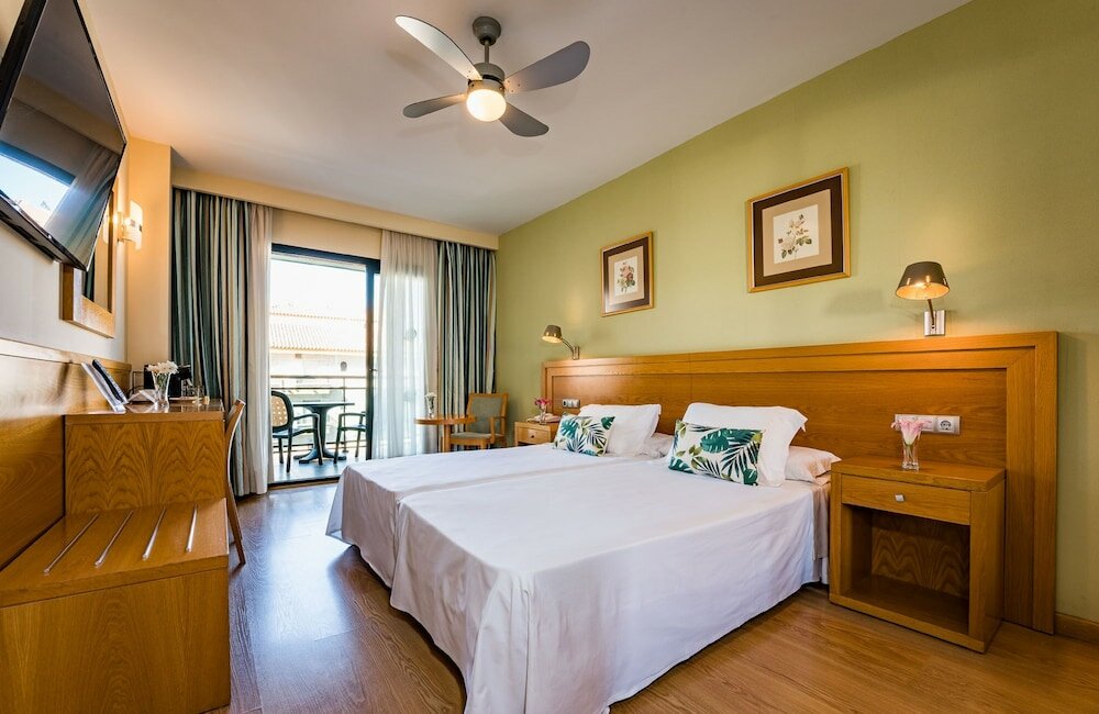 Фото Leonardo Hotel Fuengirola Costa del Sol