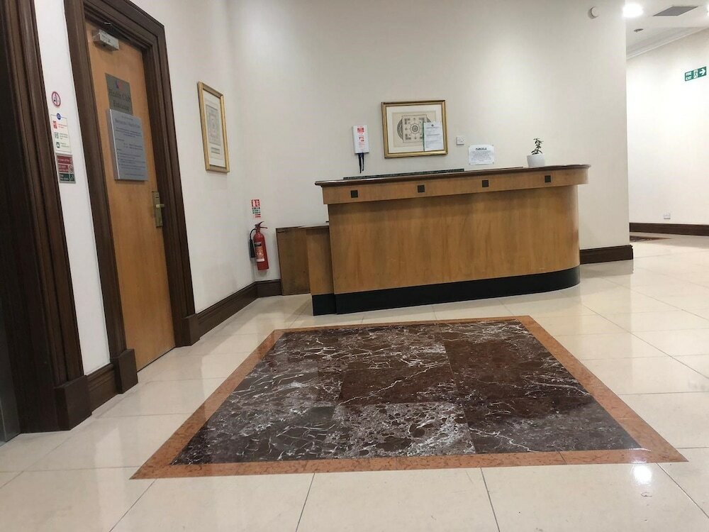 Фото The New London Carlton Hotel & Service Apartments