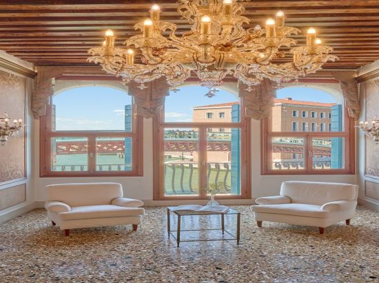 Фото Santa Chiara Hotel