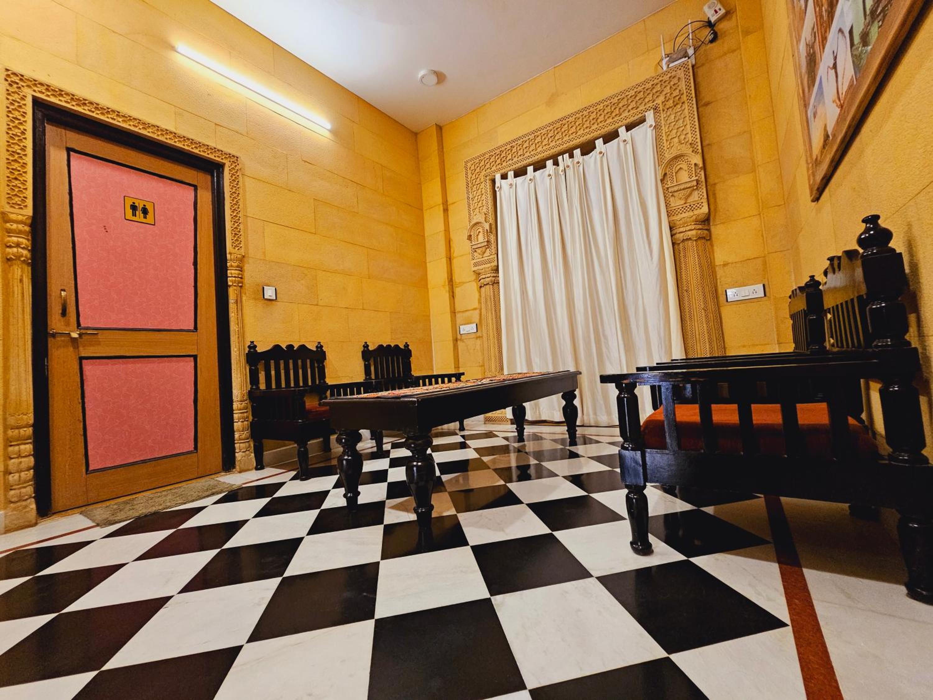 Фото Hotel Royal Haveli