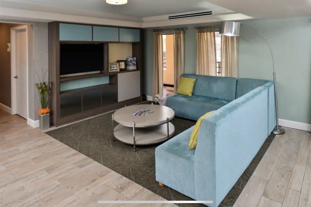 Фото Red Roof Inn Plus+ & Suites Tampa