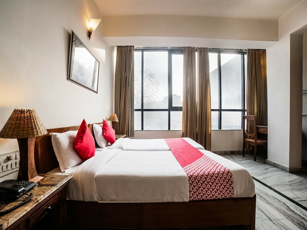 Фото Oyo 27041 Hotel Luna Rosa